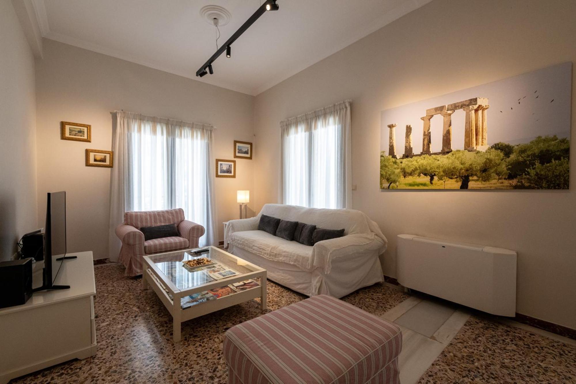 Angelinas Quarters - Kalamata Mediterranean Villas Екстериор снимка