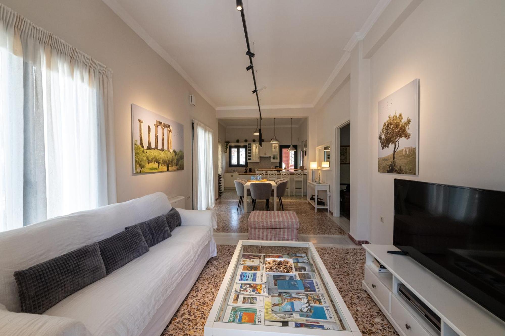 Angelinas Quarters - Kalamata Mediterranean Villas Екстериор снимка